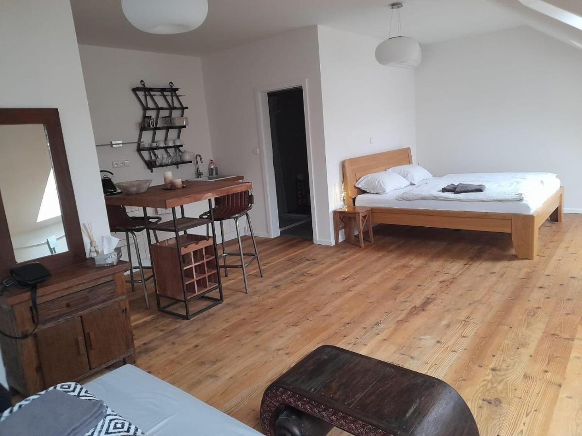 Rv Apartman Микулов Экстерьер фото